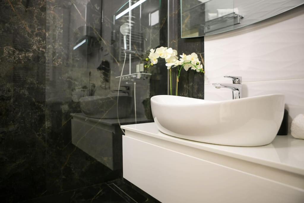 New & Luxury Apartment Tony Split Bagian luar foto