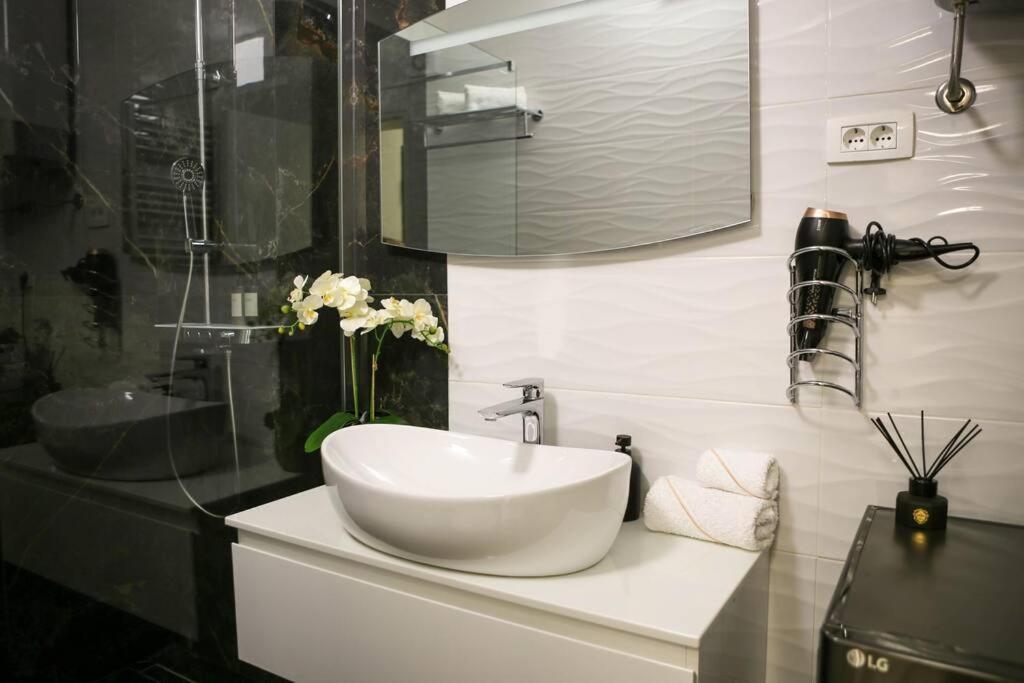 New & Luxury Apartment Tony Split Bagian luar foto